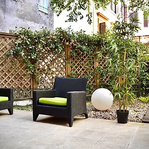 https://casetta-barberini.it-romehotels.com